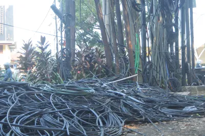 Lautan Kabel yang Terlantar: Monumen Kelalaian Kota